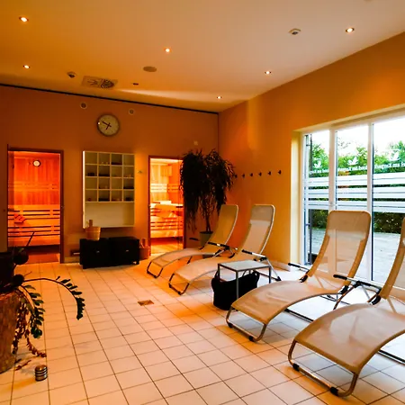 Hotel Nashira Kurpark 4*