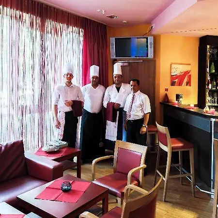 Hotell Nashira Kurpark 4*