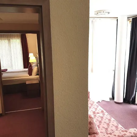 Nashira Kurpark Hotell